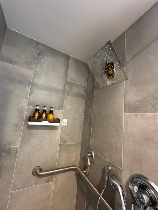 Appartamento Tranquil Rooftop Escape Studio Apt