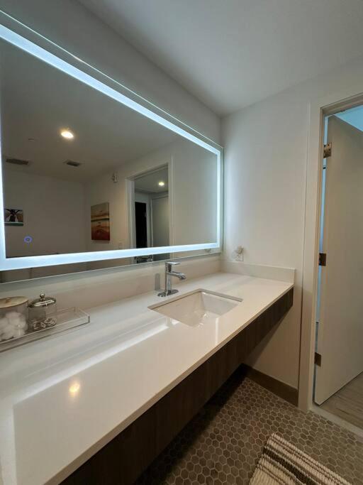 Tranquil Rooftop Escape Studio Apt * Miami